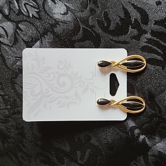 Necklace & Earring Set (Vintage Avon ) - Picture 3 of 3